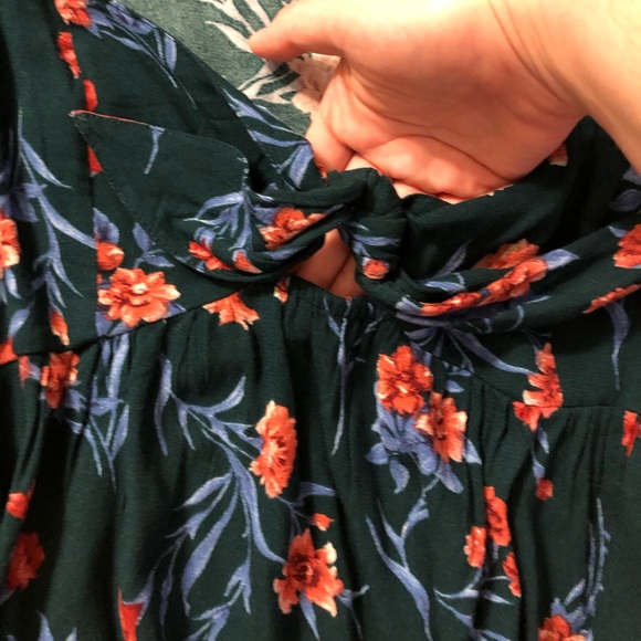 Tie Front American Eagle Top - Picture 3 of 9